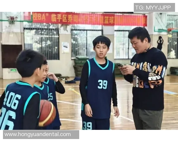 王泉泽的篮球之路从青涩少年到职业球员的成长历程与辉煌成就